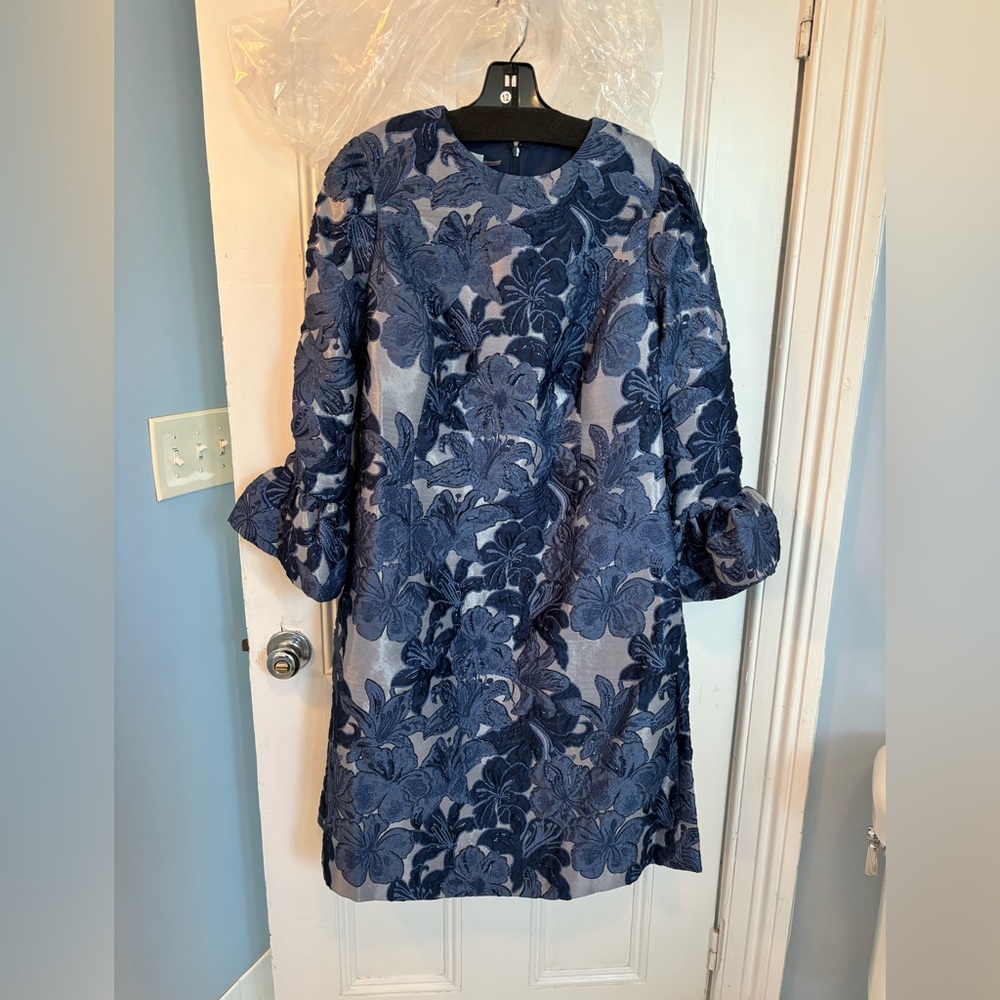 Teri Jon elegant cocktail dress - NEW WITH TAGS